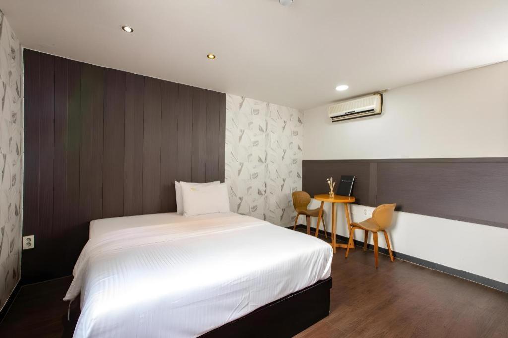 M7 Business Hotel Chilgok Ngoại thất bức ảnh