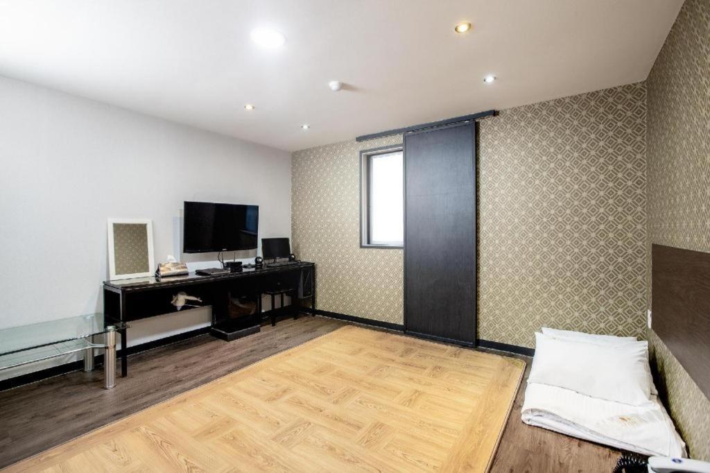 M7 Business Hotel Chilgok Ngoại thất bức ảnh