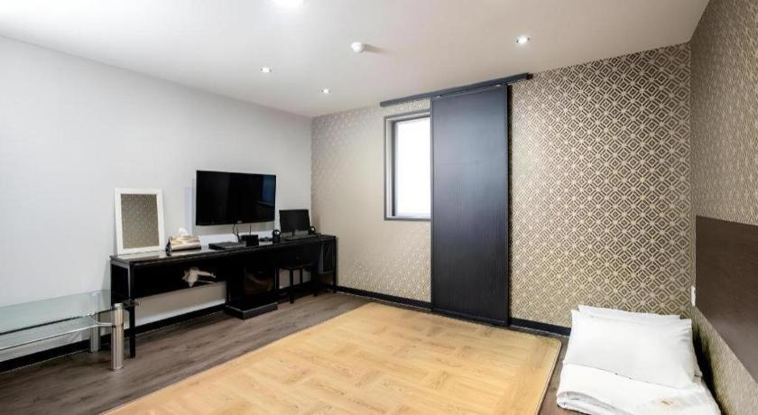 M7 Business Hotel Chilgok Ngoại thất bức ảnh
